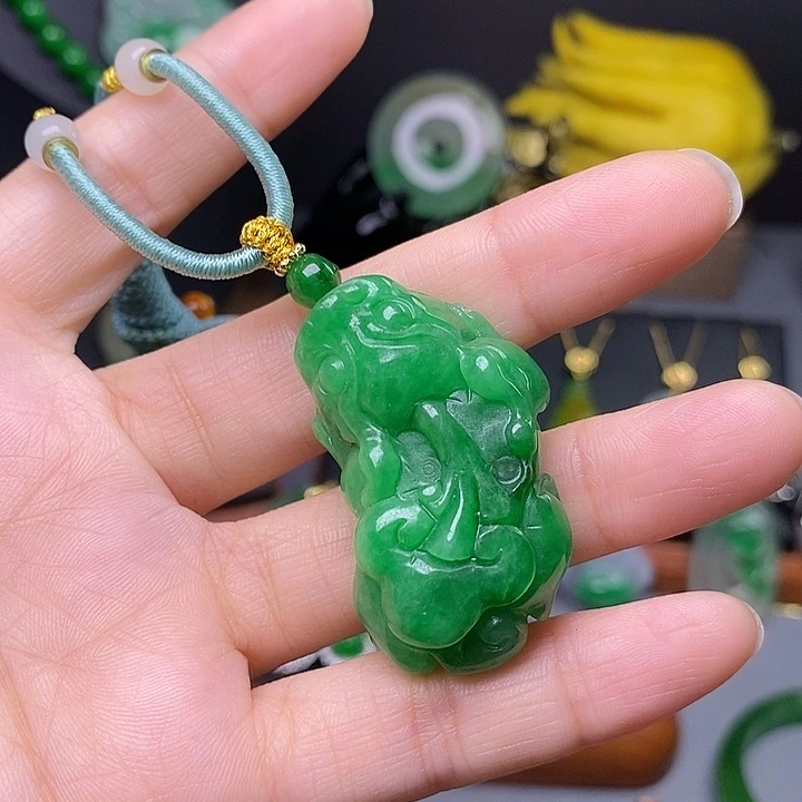 吊坠(赠链)未镶嵌翡翠
