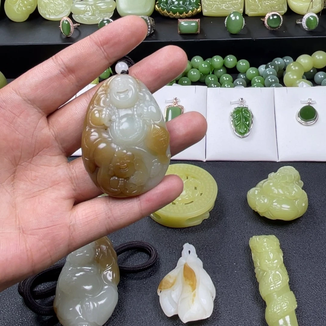 和田玉未镶嵌颈饰