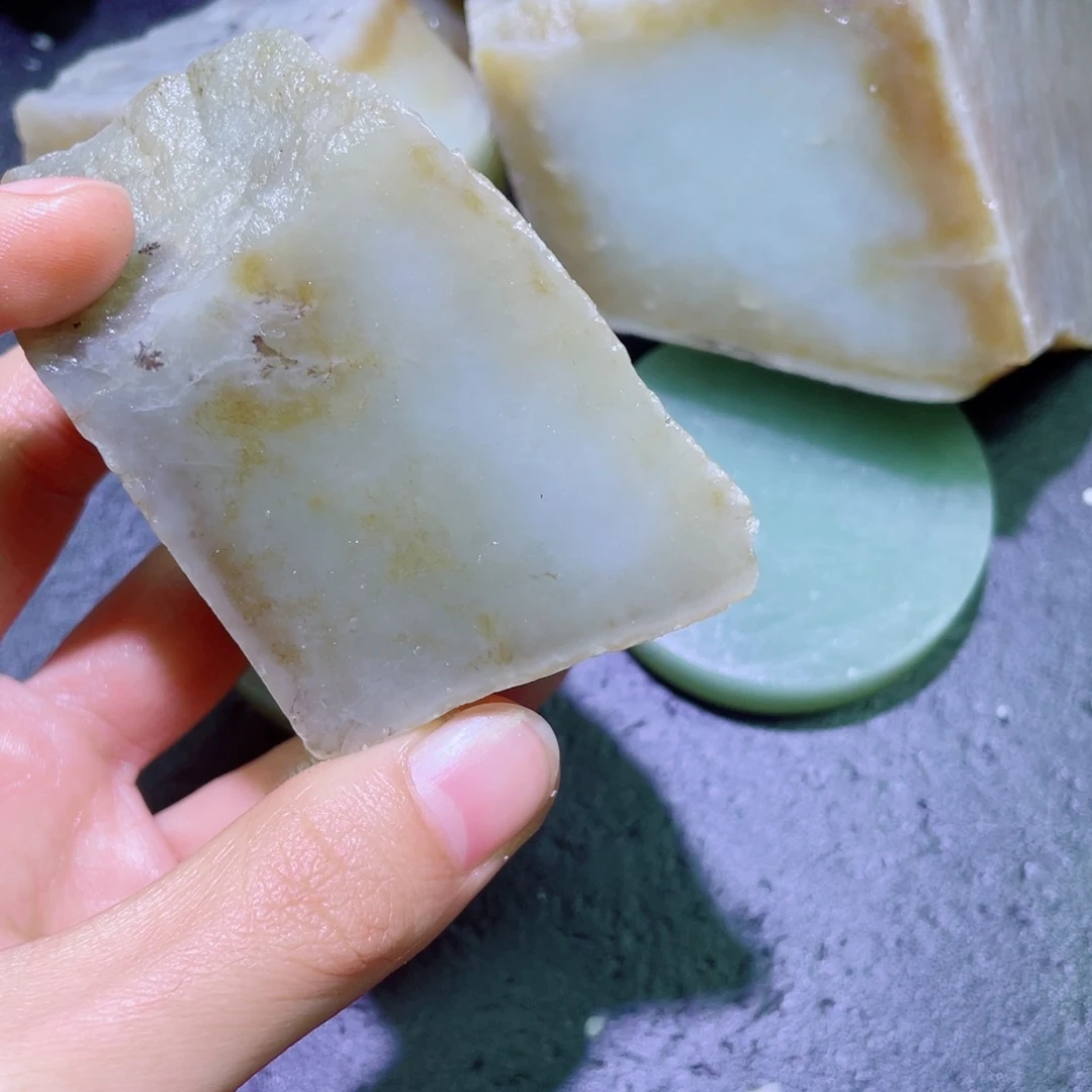 和田玉未镶嵌珠宝半成品