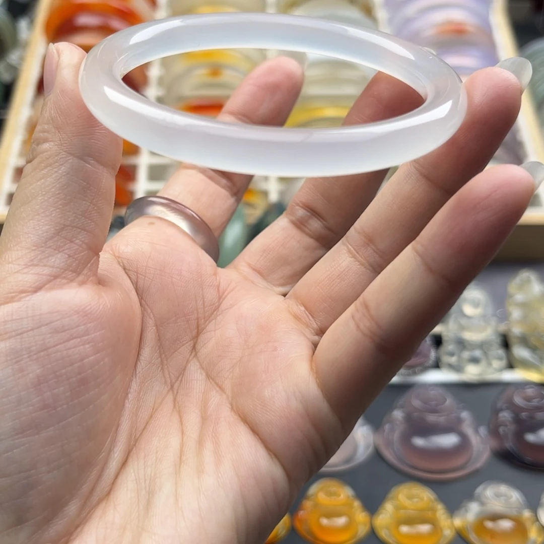 玛瑙/玉髓手镯未镶嵌61