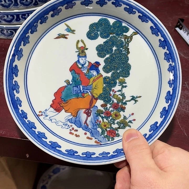 瓷片////直径19厘米。绿西西。