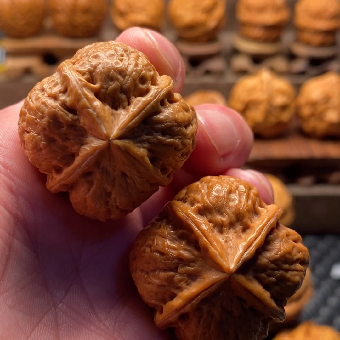 *****文玩核桃把件铁核桃