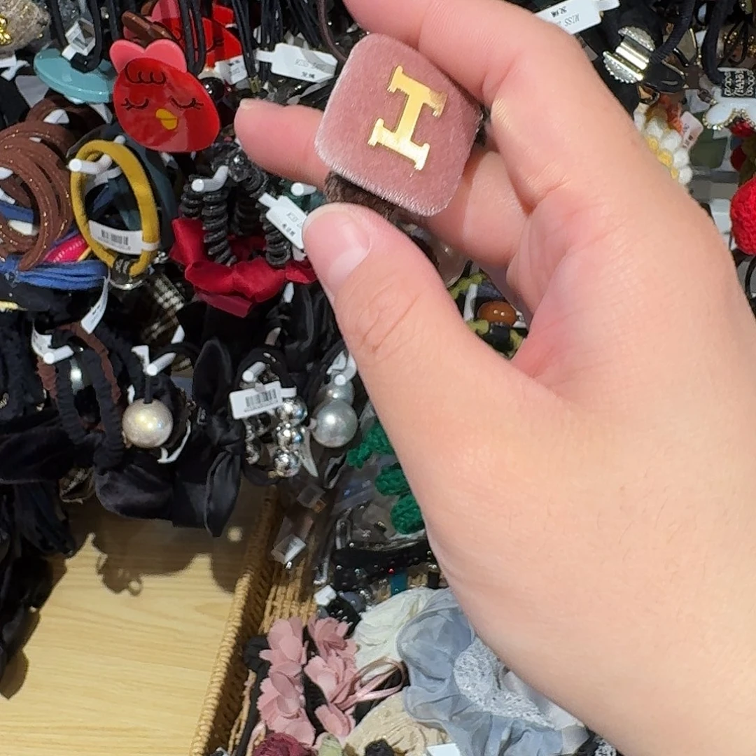 非金属粉色字母电话线