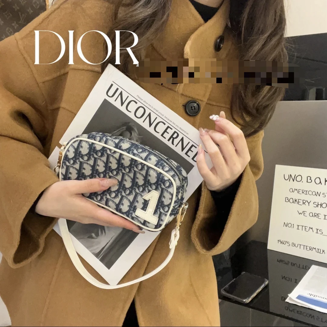 95新 DIOR/迪奥 迪奥数字手拿包包 成色超好