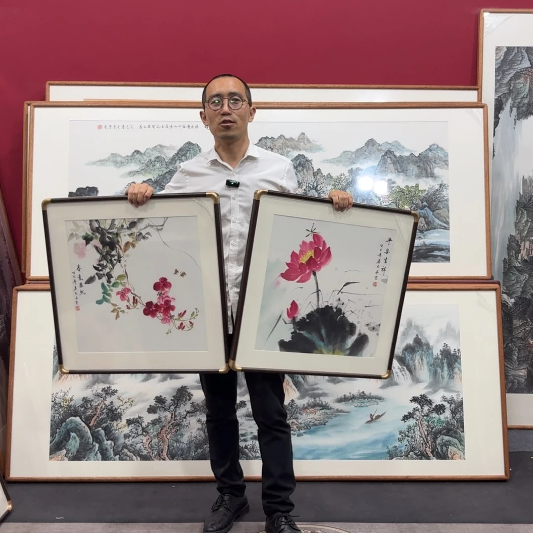 国画带框绘画作品