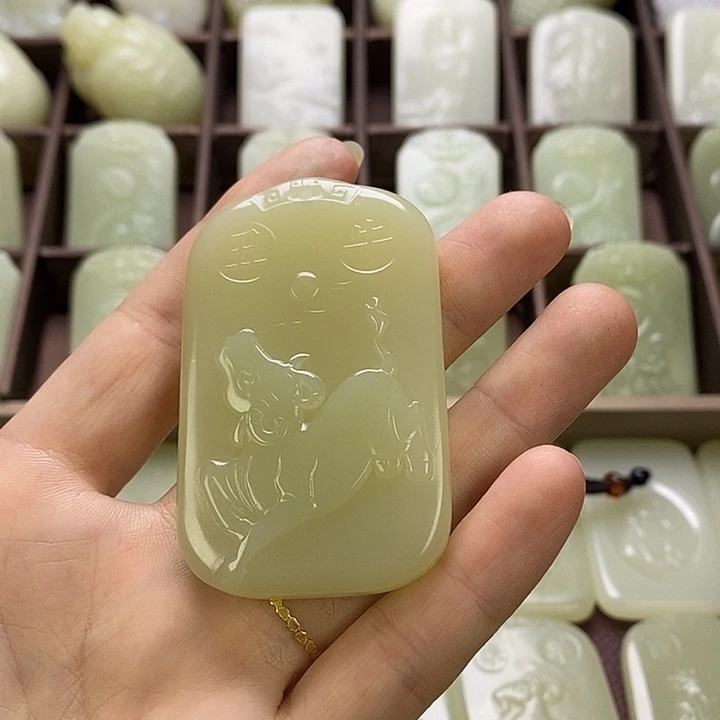 昆仑石牛守护虚空藏菩萨