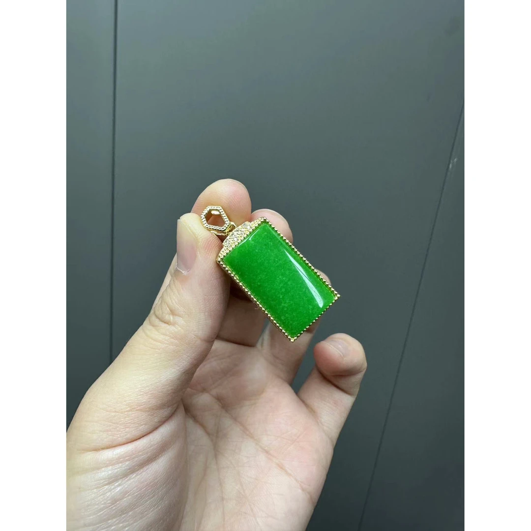 翡翠菱形无事牌吊坠14K金