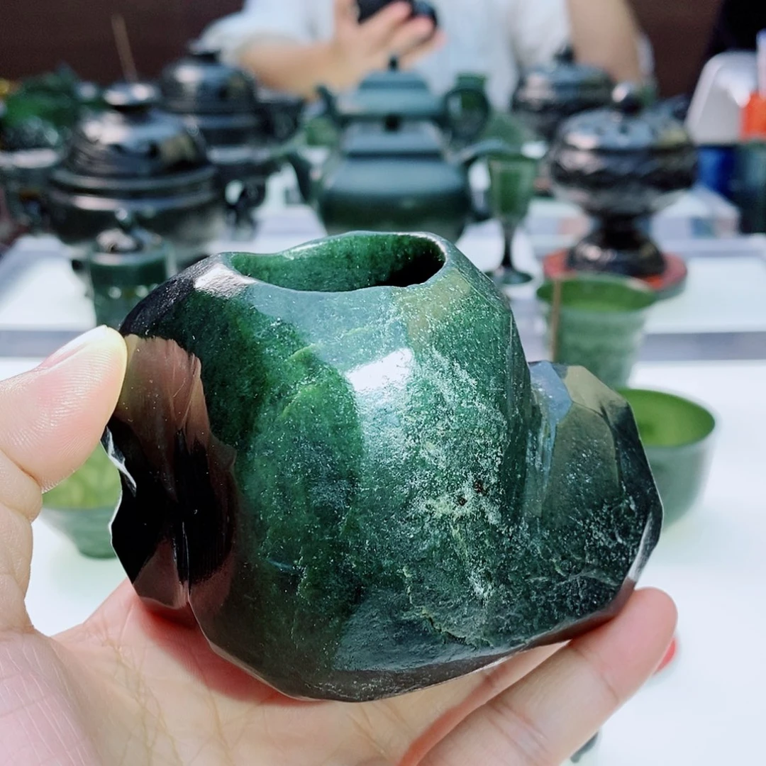 未镶嵌和田玉（青玉）摆件