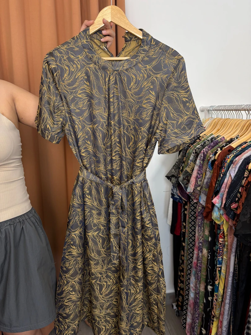 金凤2025高端轻奢连衣裙新款时尚夏季优雅长裙气质显瘦收腰妈妈装