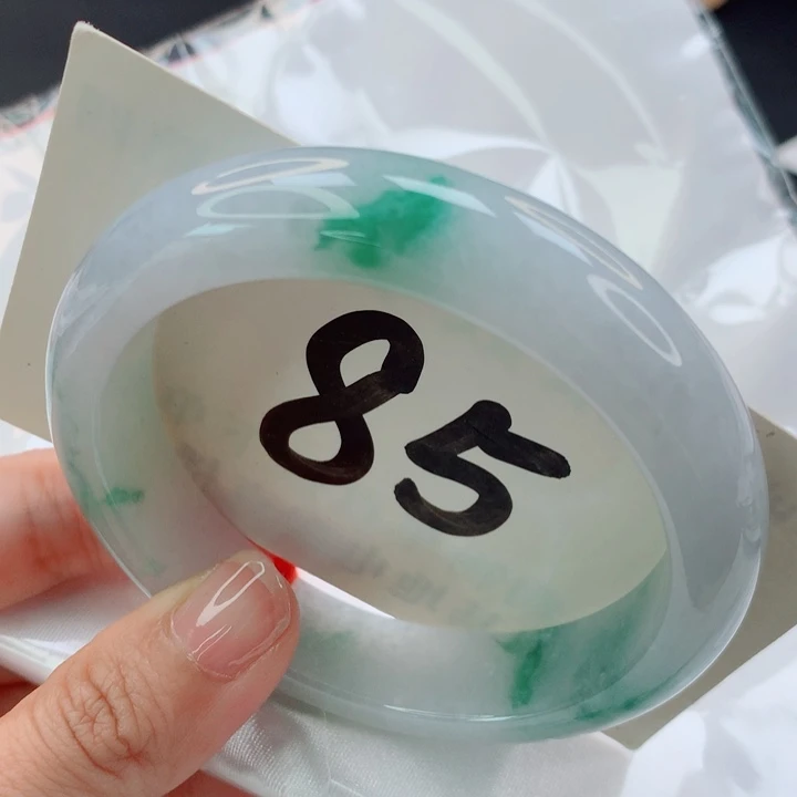 未镶嵌手镯翡翠白底青