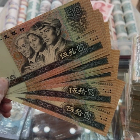****躁塑料在干嘛我不去吃饭咯明天