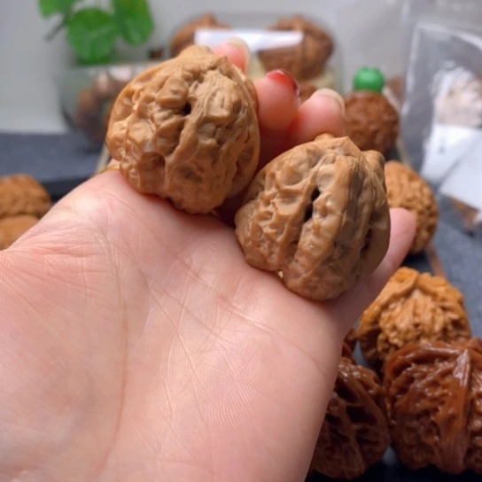 文玩核桃吊坠37三角蛙精配