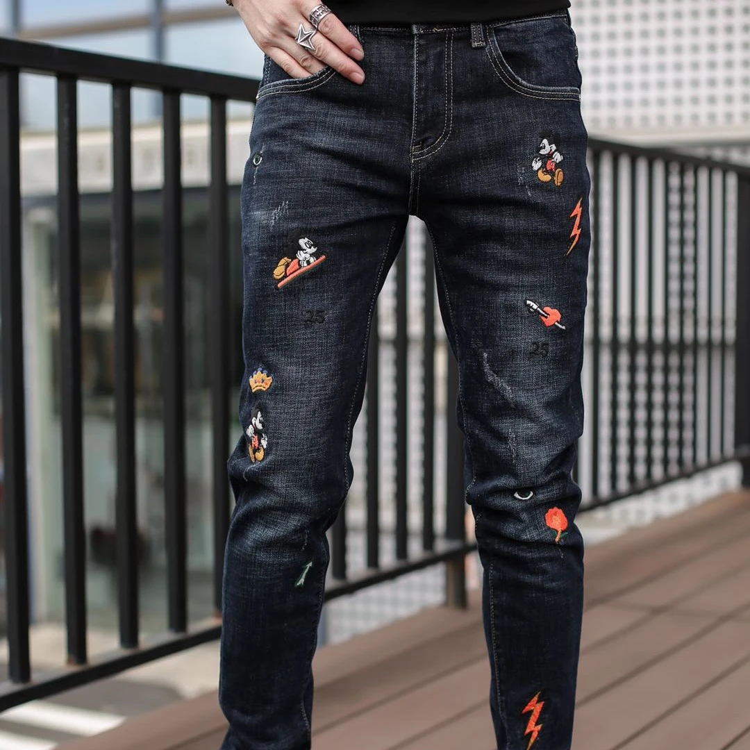 3020秋季新款时尚男士修身刺绣小脚牛仔裤