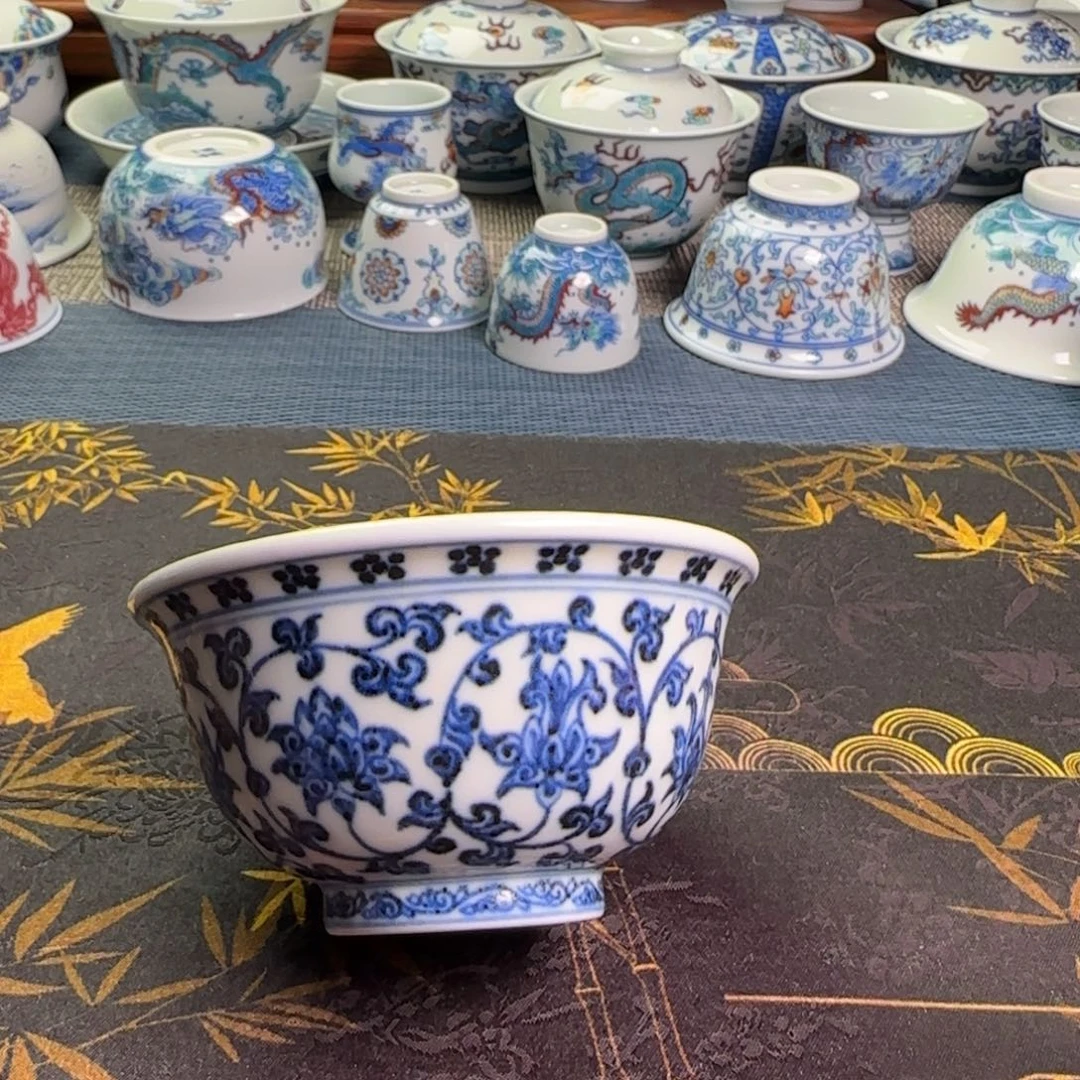 瓷片缠枝莲压手杯一个