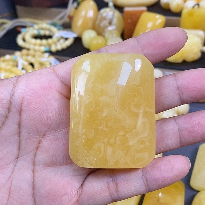 裸石琥珀未镶嵌吊坠