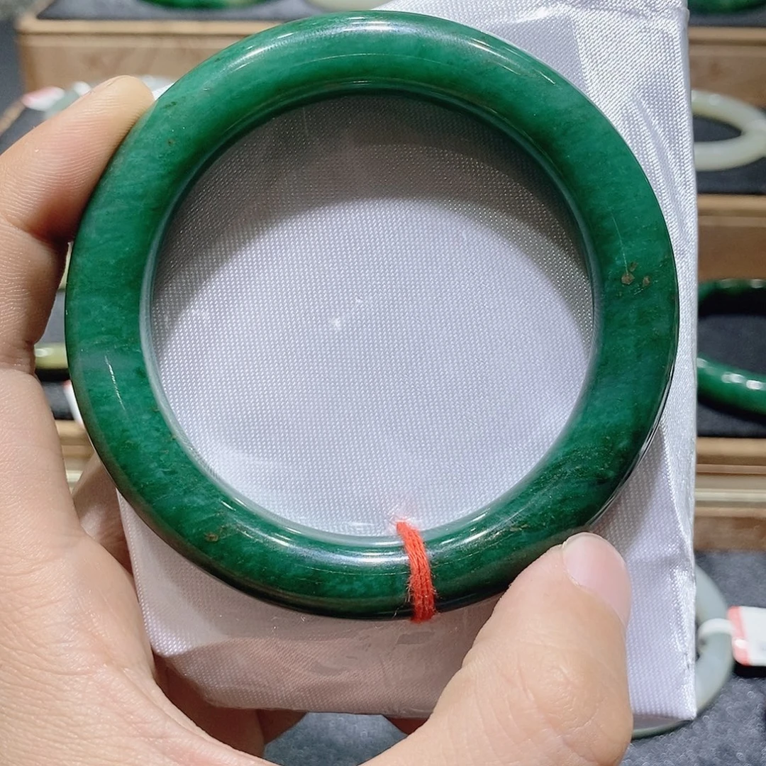 河***湾独山玉未镶嵌手镯