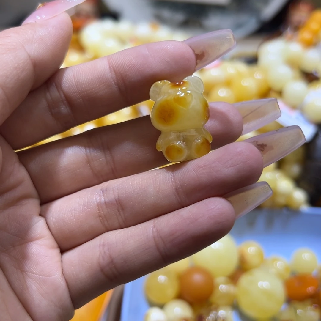 琥珀珠宝奇石未镶嵌