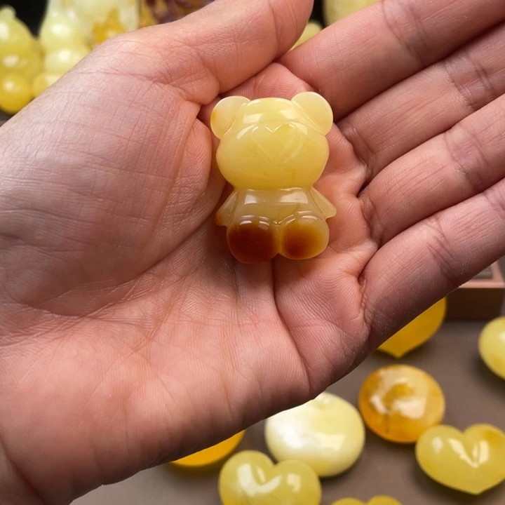 琥珀未镶嵌颈饰蜜蜡