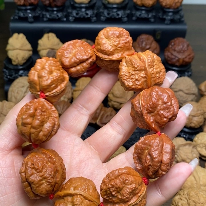 文玩核桃吊坠羊头蟾