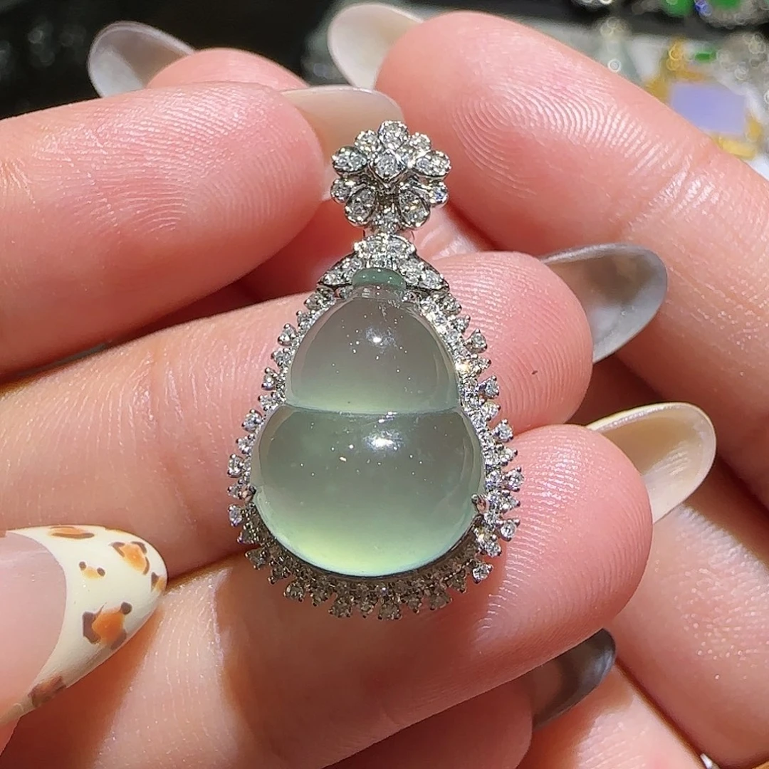 【闪购商品】颈饰18K金镶嵌翡翠天然