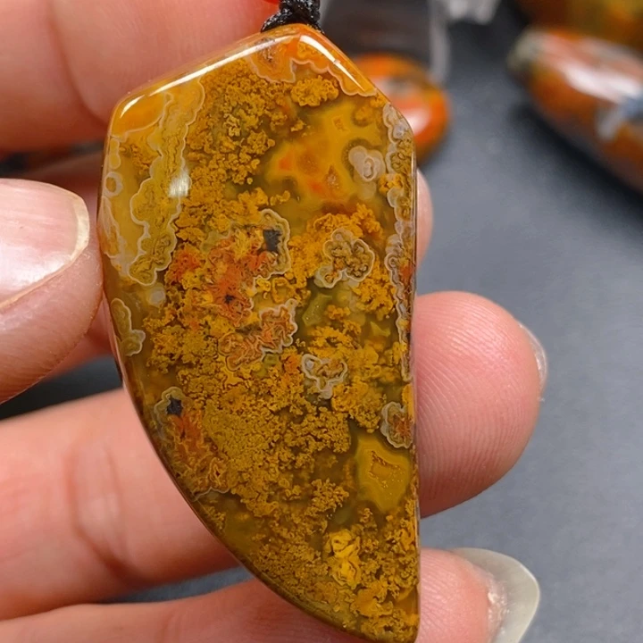 玛瑙/玉髓颈饰未镶嵌华**者