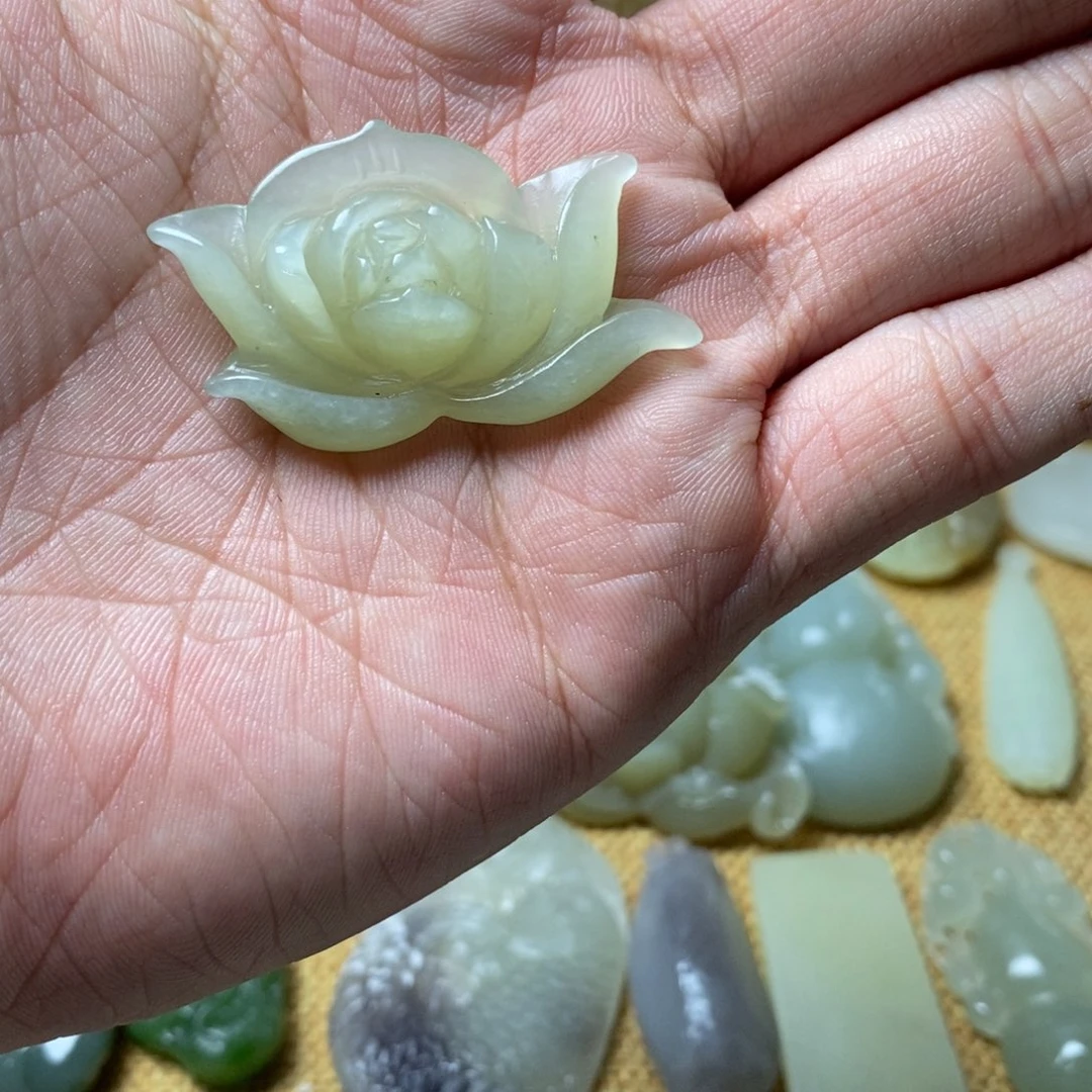 和田玉未镶嵌吊坠(不含链)