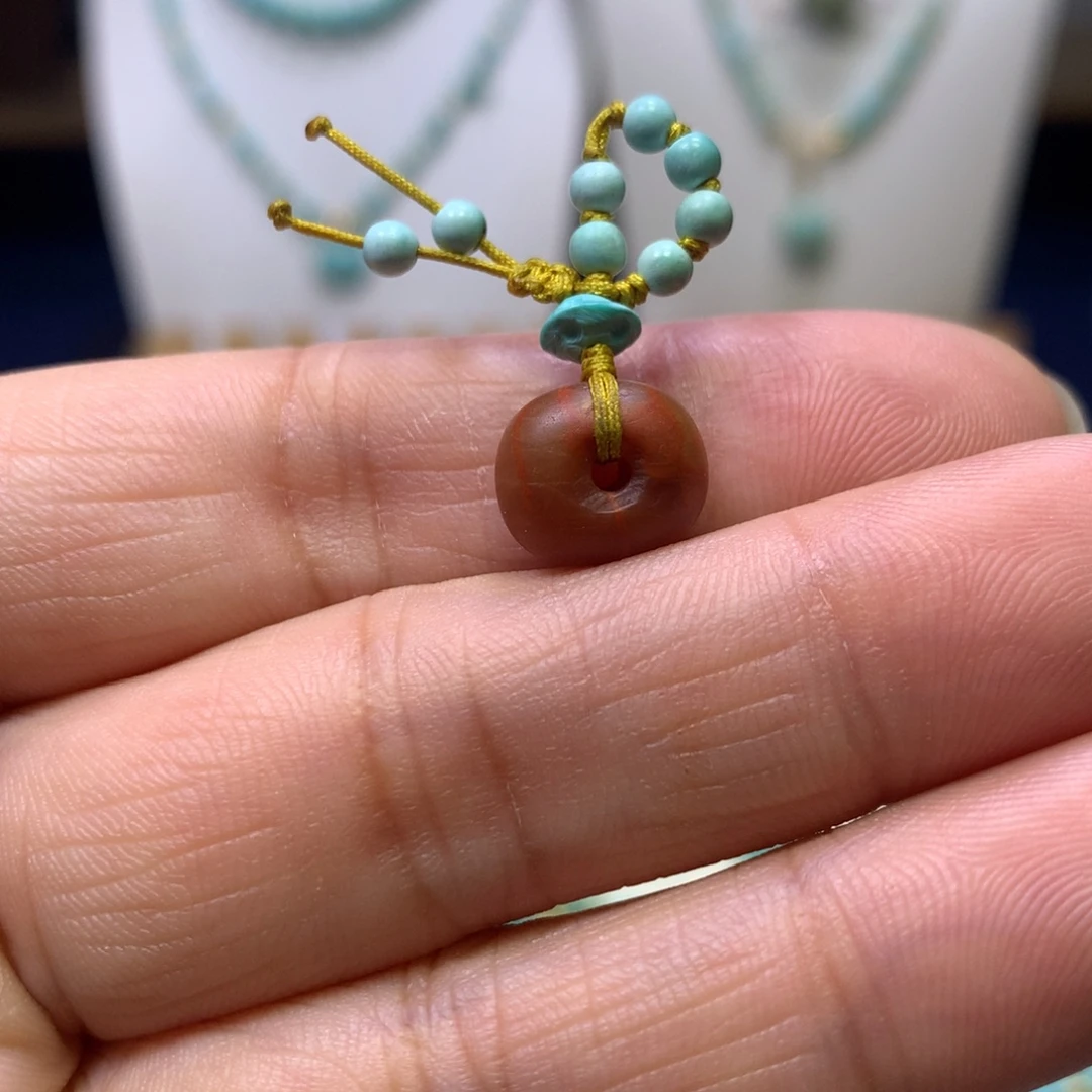 南红玛瑙未镶嵌挂件