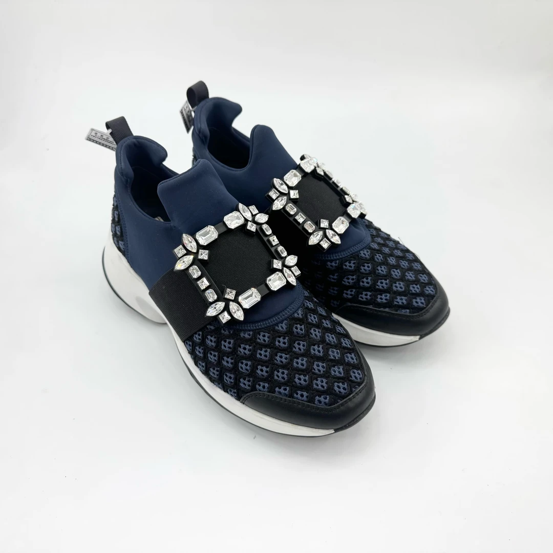 95新 Roger Vivier/罗杰·维威耶 38码/蓝色钻扣运动鞋/TT250142