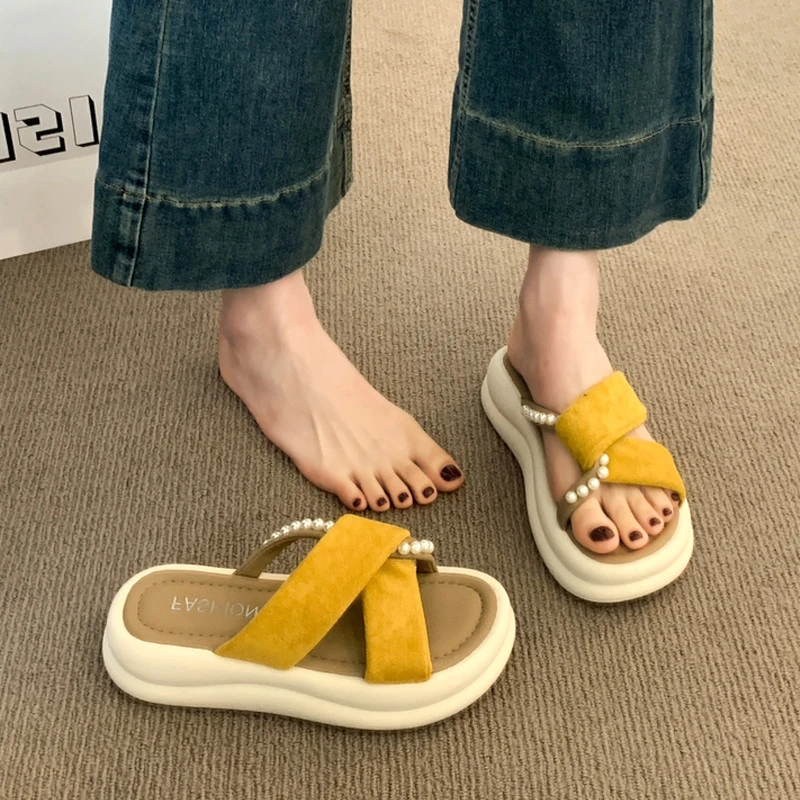 绝美不累脚凉鞋女夏季2025新款法式珍珠平底凉拖鞋外穿配裙子时尚