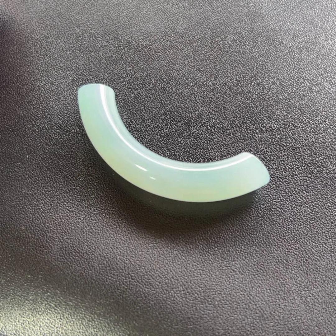 定制翡翠未镶嵌蓝底