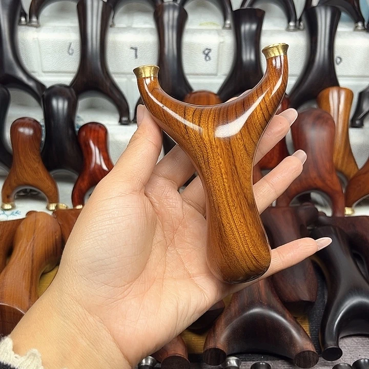 木沙铁快压龅牙。。。。