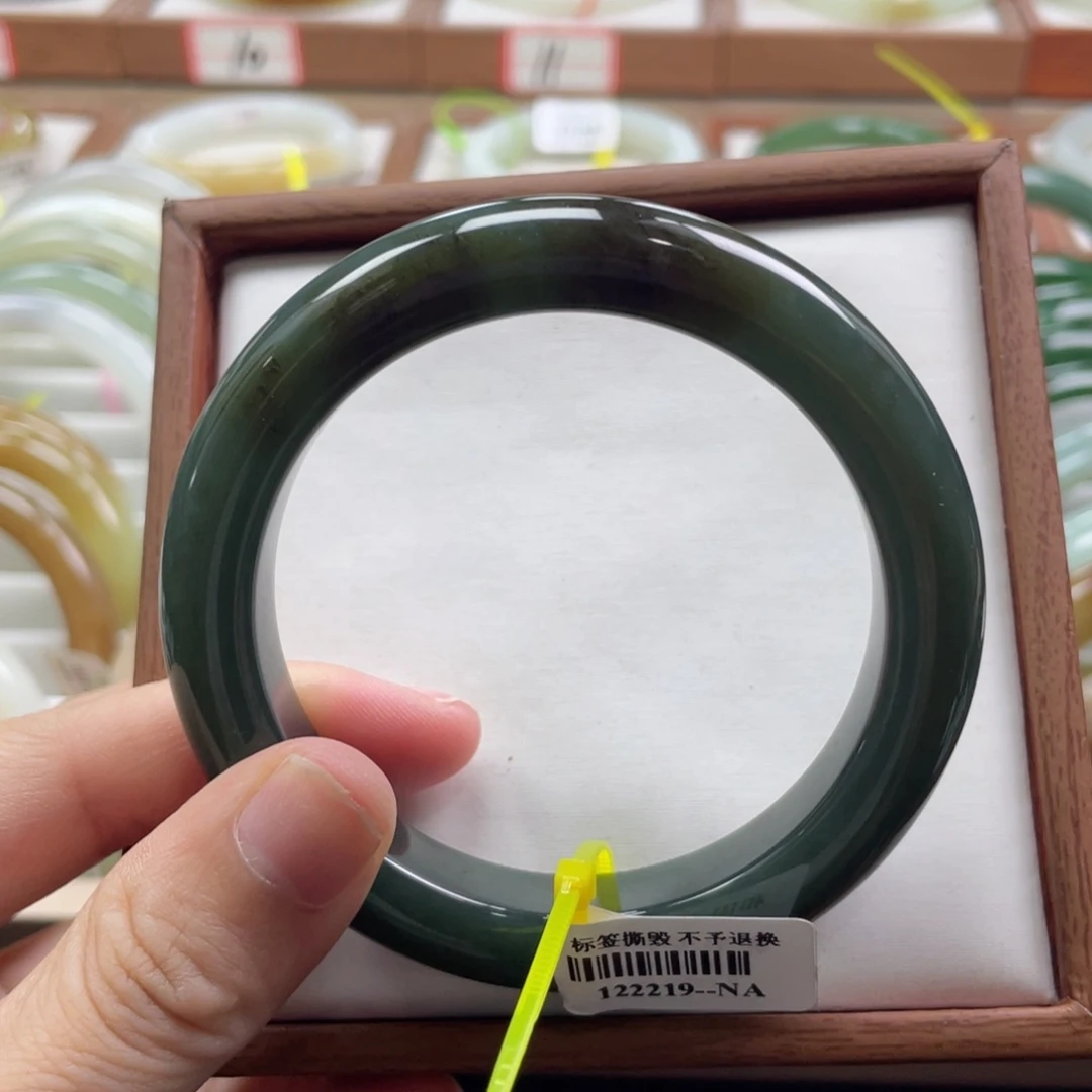 【闪购商品】和田玉手镯未镶嵌55 57.58