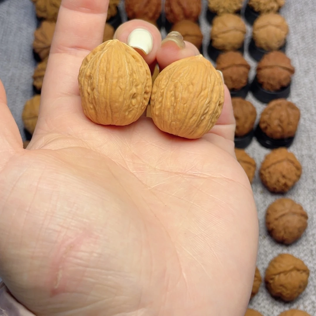 文玩核桃把件金丝大枣