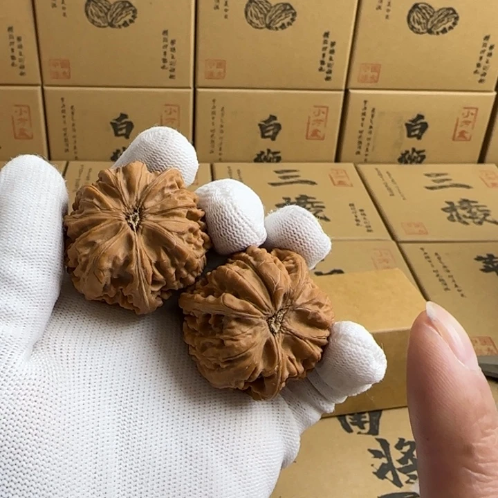 文玩核桃吊坠Y****❤简单包装玉龙三棱