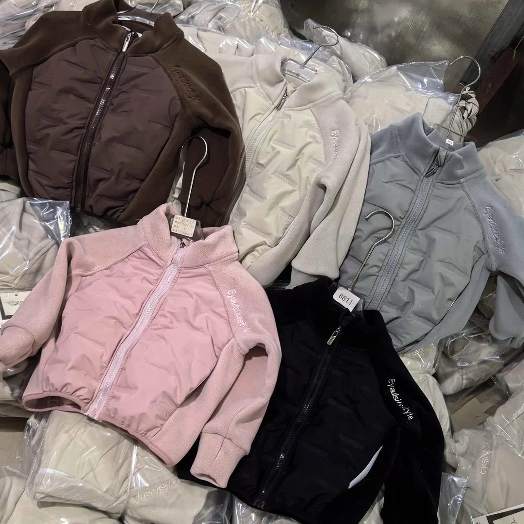 新款暖绒绒拼接字母儿童普通外套8811