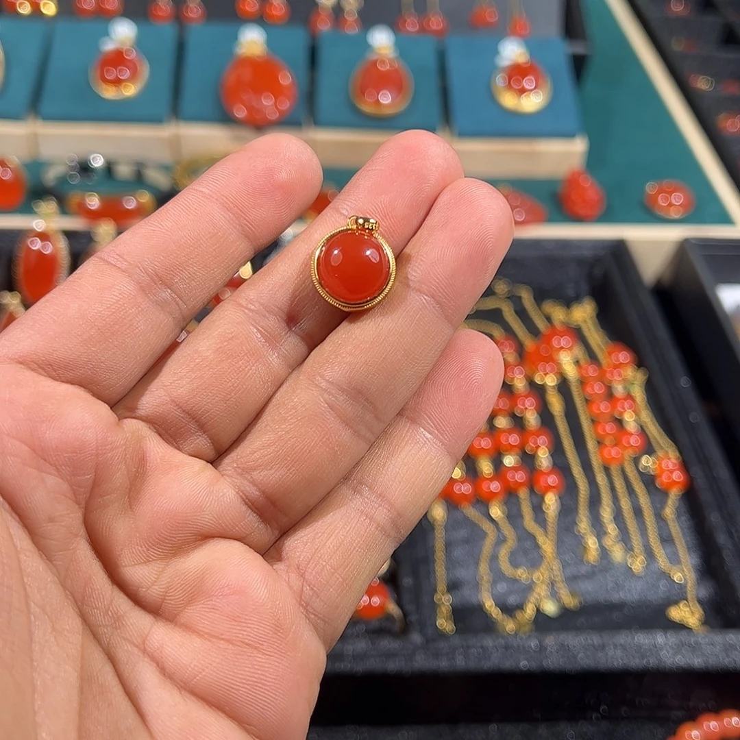 栀***子南红玛瑙银S925镶嵌颈饰