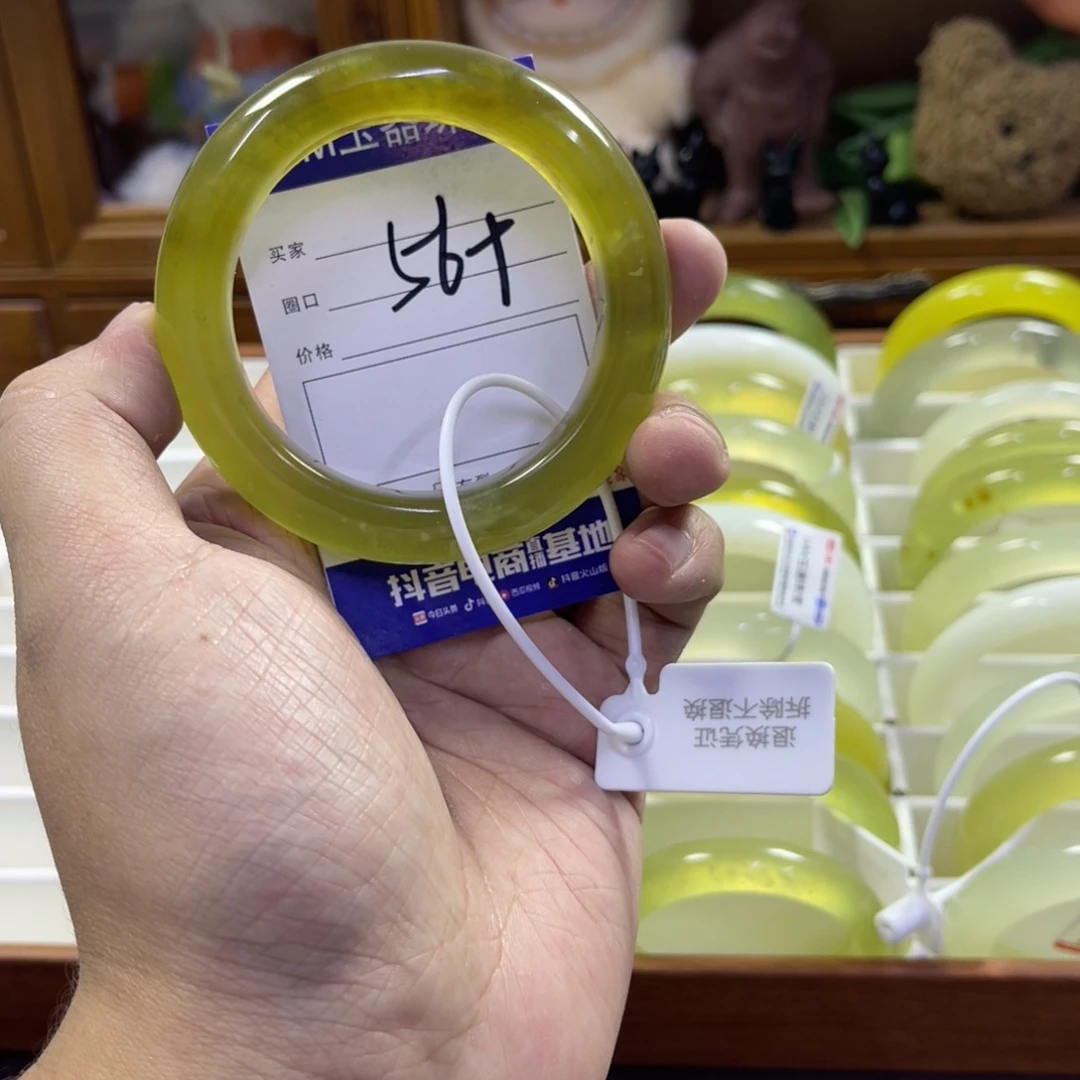 蛇纹石玉未镶嵌手镯382