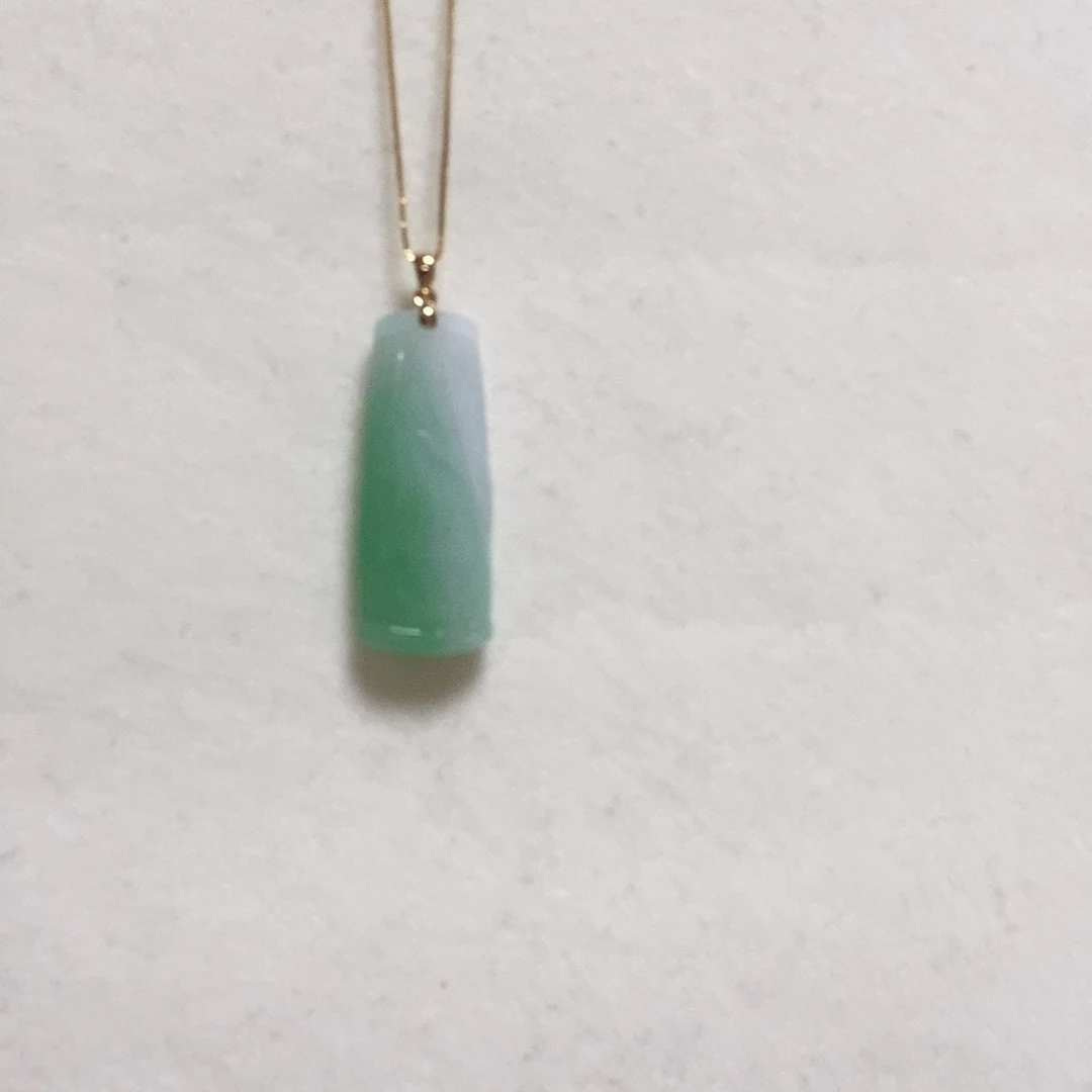 翡翠颈饰18K金镶嵌简单