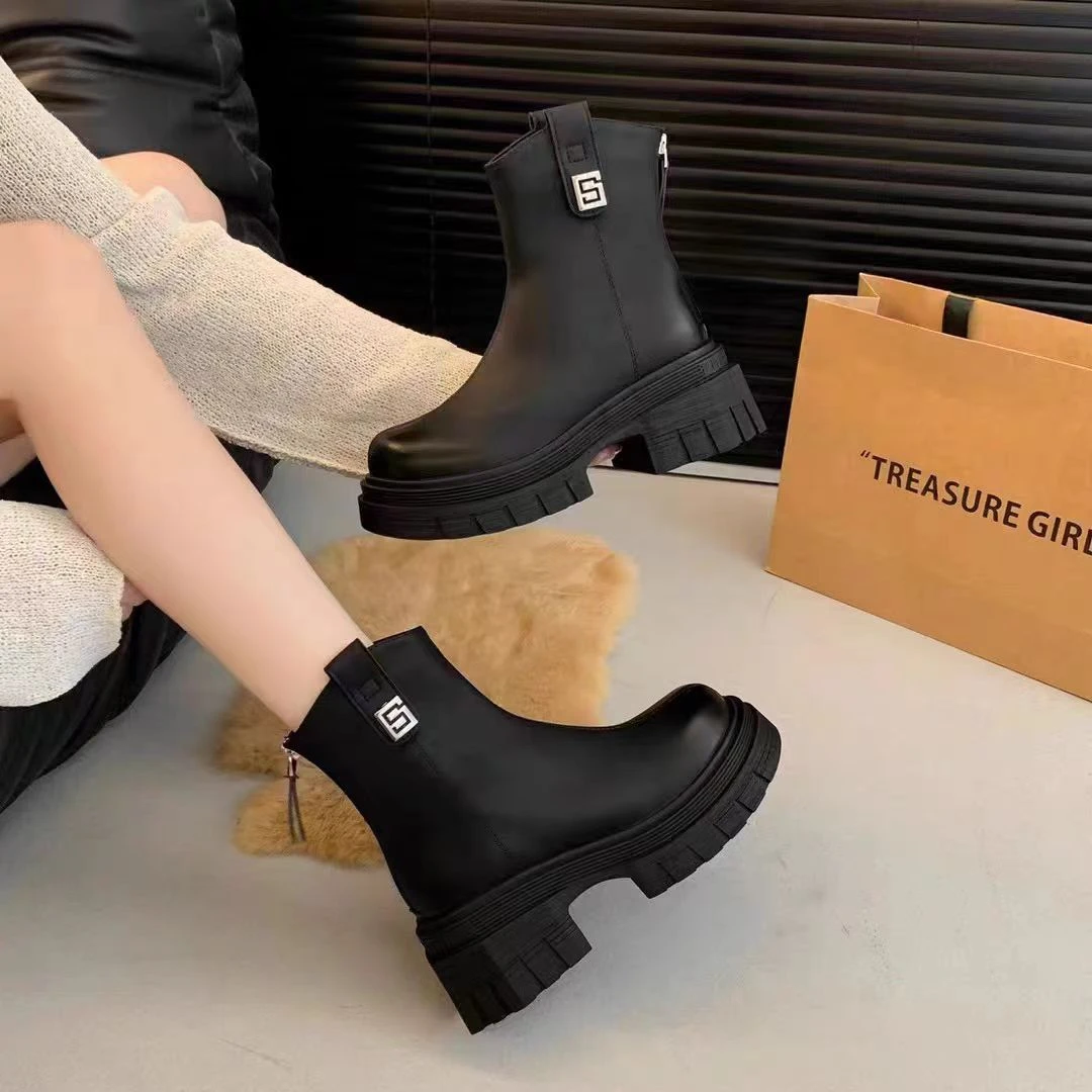 09001  新款时尚学院风粗跟圆头时装靴加绒