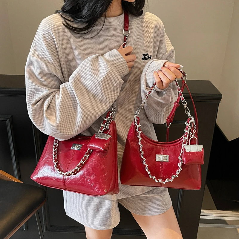 高级感大容量包包女式2025新款斜挎包夏季流行质感单肩包通勤大包