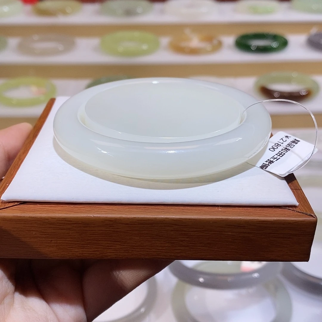 未镶嵌手镯和田玉套镯