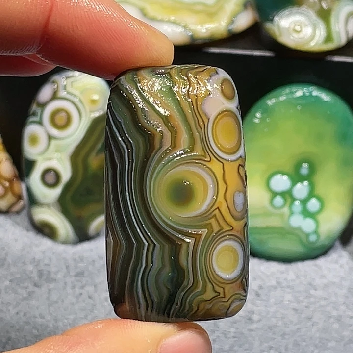 玛瑙/玉髓未镶嵌珠宝奇石