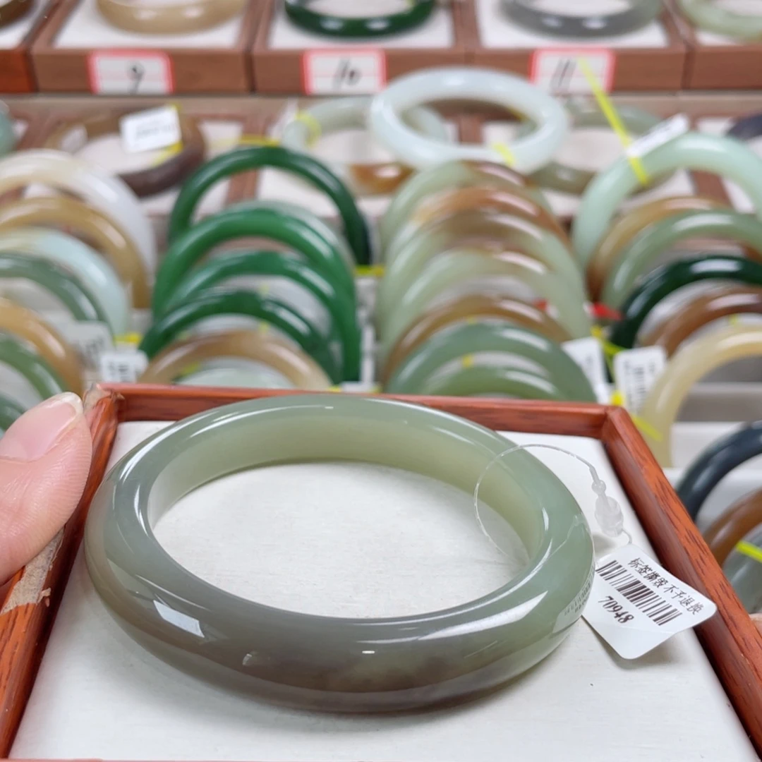 【闪购商品】和田玉手镯未镶嵌和田玉57。21