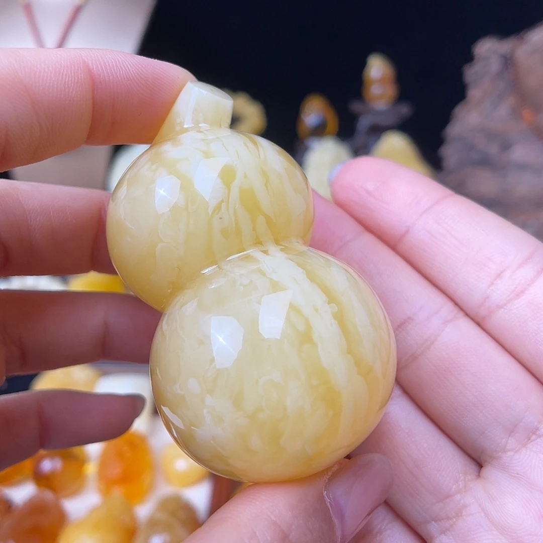 琥珀未镶嵌珠宝奇石