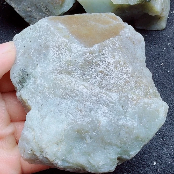 未镶嵌和田玉（糖玉）珠宝半成品