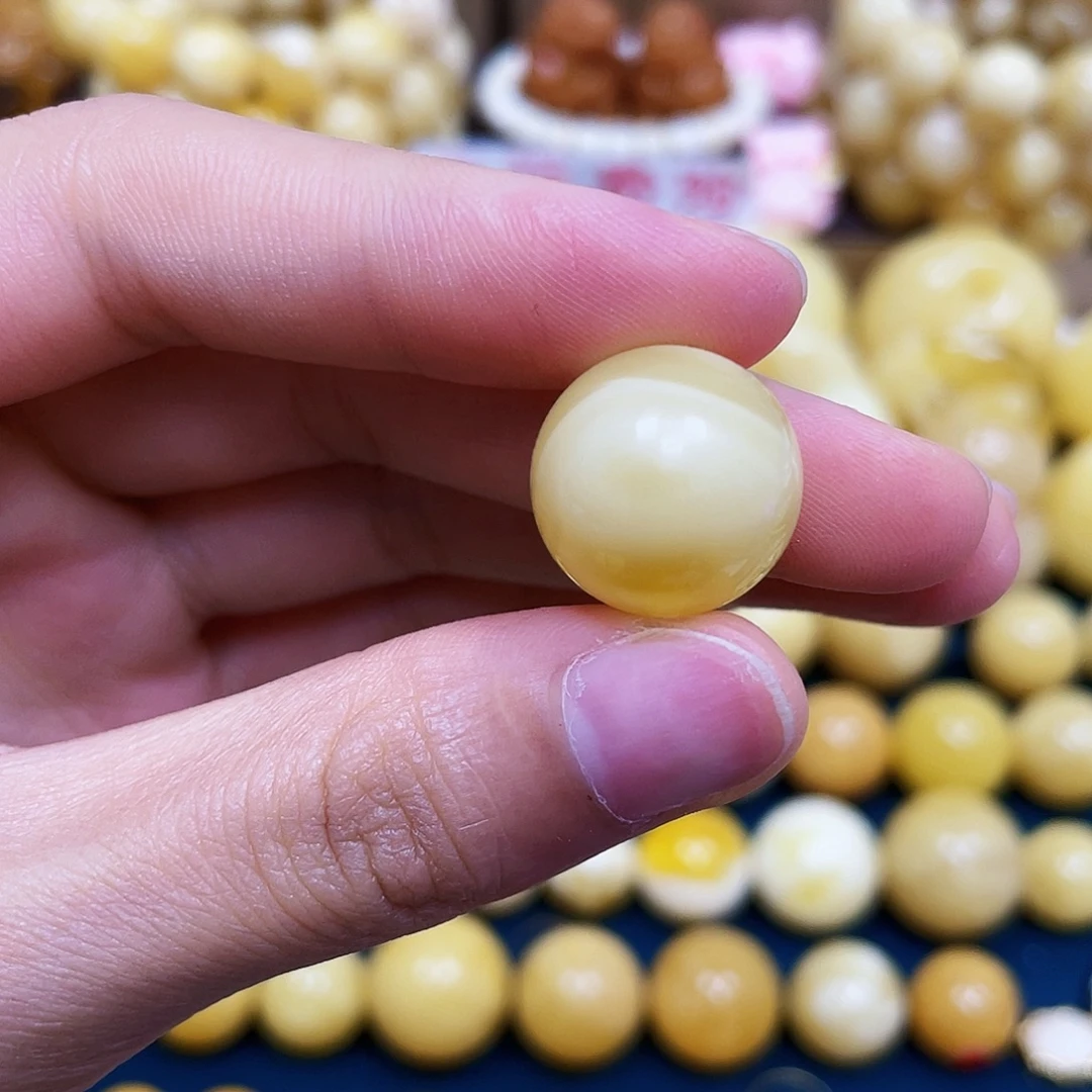 裸石琥珀未镶嵌16.6mm.瑕
