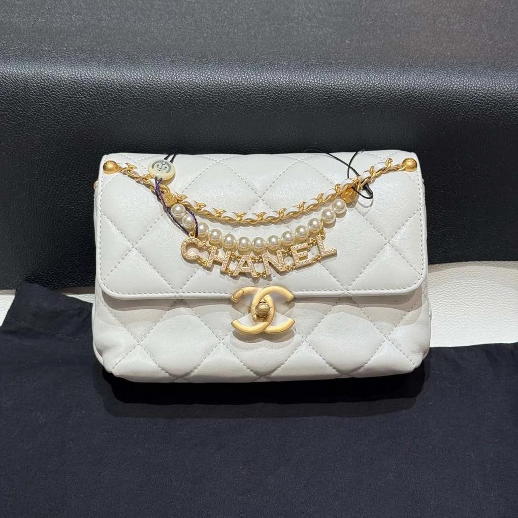 99新 Chanel/香奈儿 白色珍珠+满钻字母流苏方胖子包 芯