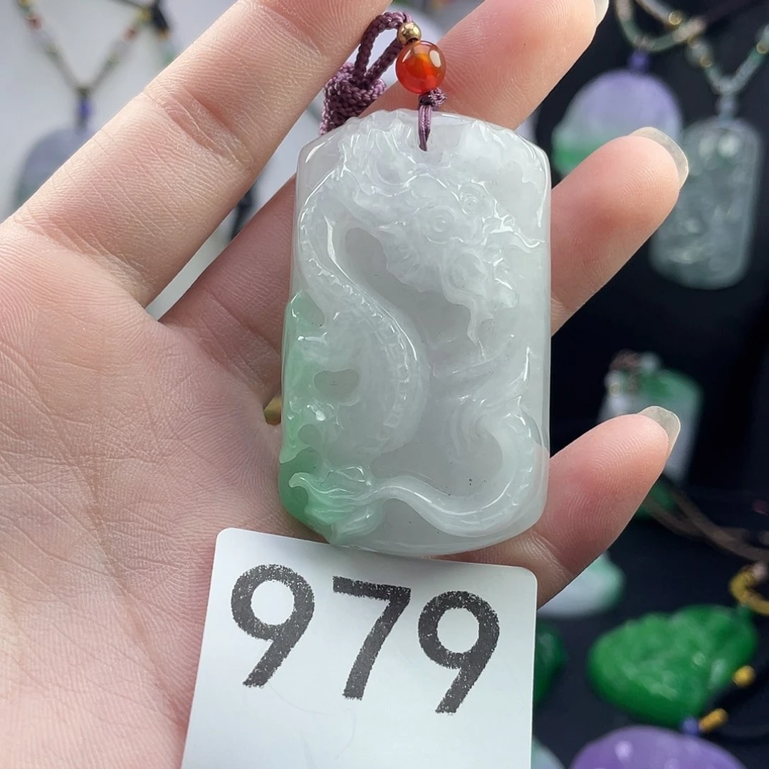 翡翠未镶嵌吊坠(赠链)