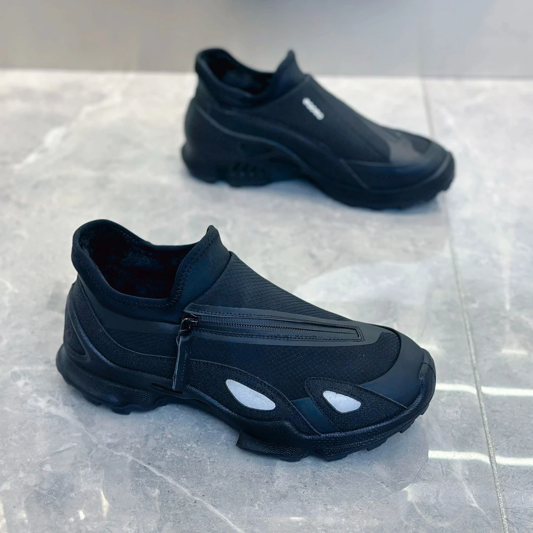 秋冬新款踪迹休闲鞋时尚百搭潮流健步户外黑色通勤软底男式运动鞋