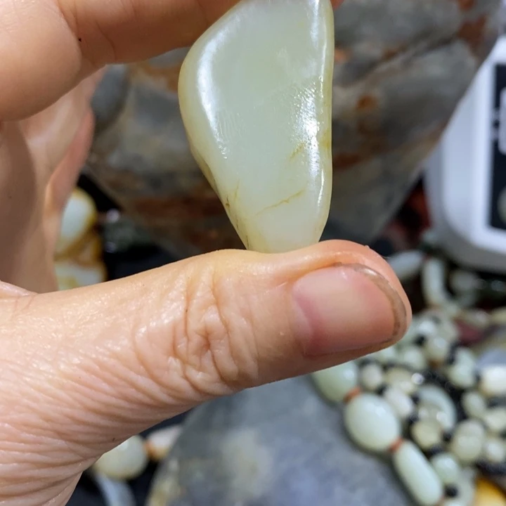 未镶嵌和田玉（糖玉）挂件